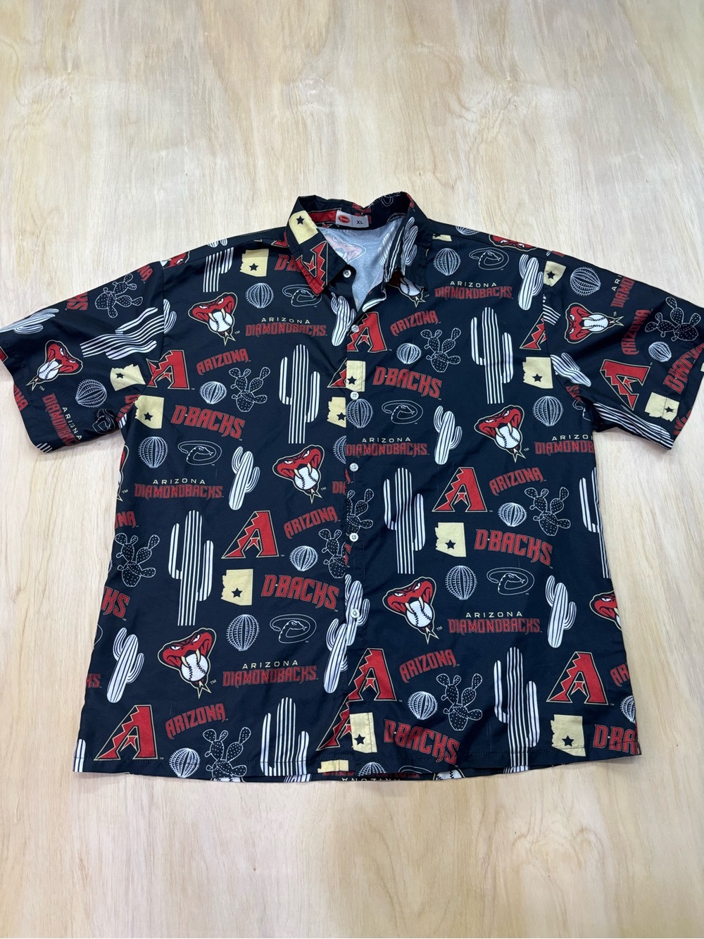 Arizona Diamondbacks Men's Short-Sleeve‎ Button-Up Shirt - Black/Red